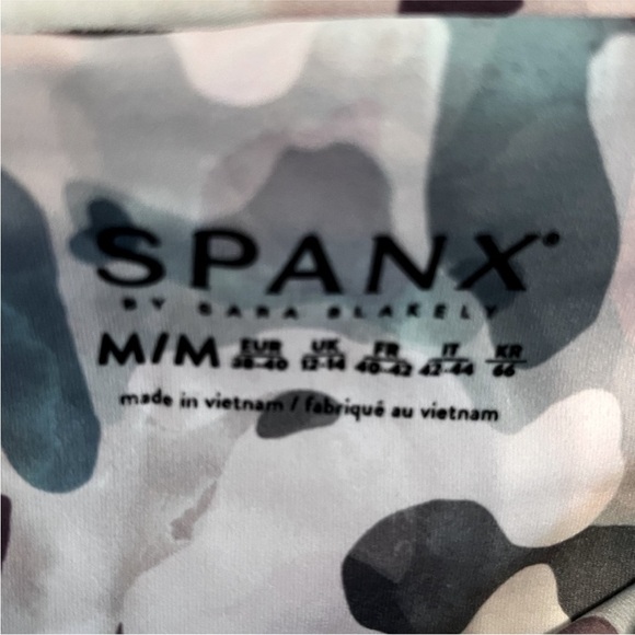 Spanx NWOT Crop Leggings Medium - Picture 5 of 5